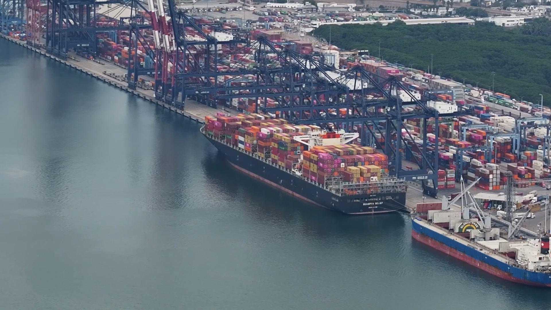 Mexico sees record trade surplus with US