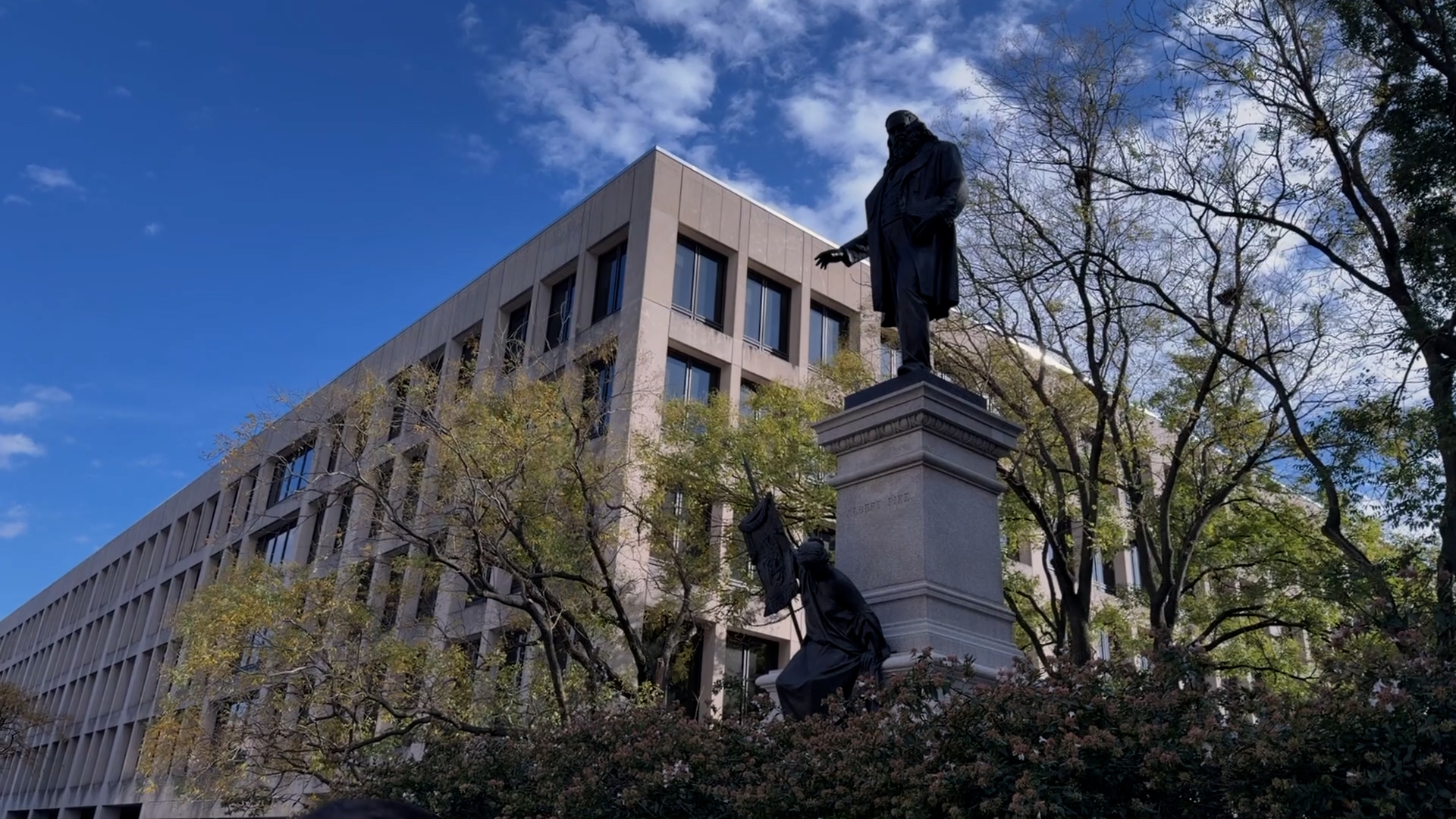 Trump’s restoration of Confederate statues